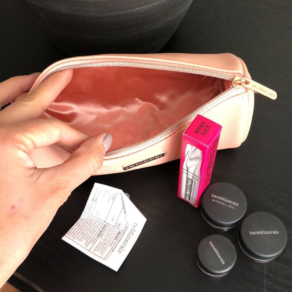 BareMinerals make up bag and bundle - Picture 3 of 8